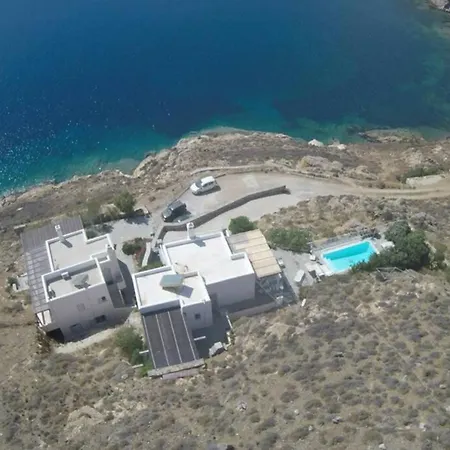 Scenic Seaside House With Pool Holiday home *